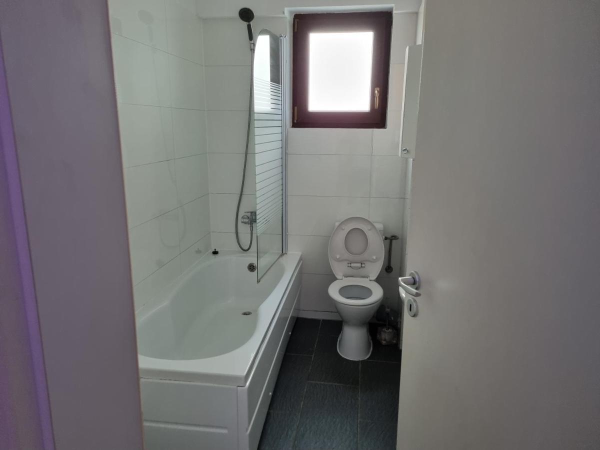 شقة Apartament Mon Jardin - ياش المظهر الخارجي الصورة