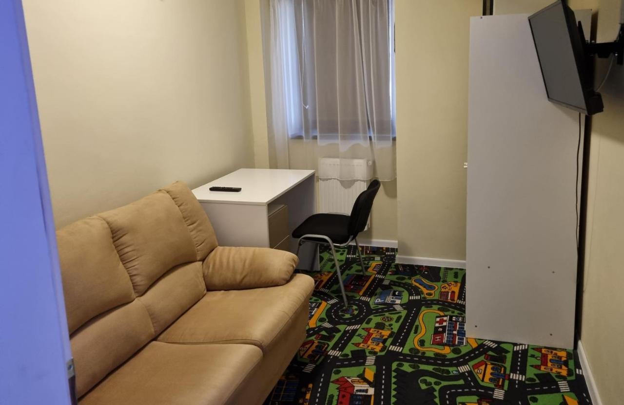 شقة Apartament Mon Jardin - ياش المظهر الخارجي الصورة